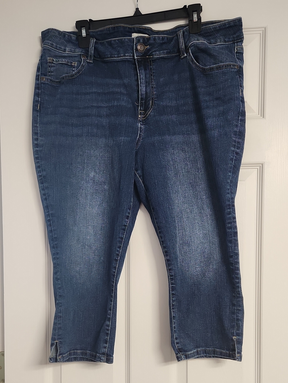 Women's Midwash Blue Stretch Capri Jeans